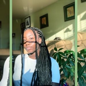 Meet your Posher, Awa